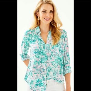 EUC Lilly Pulitzer Sea View Button Down in Camel-flauge. Size M.